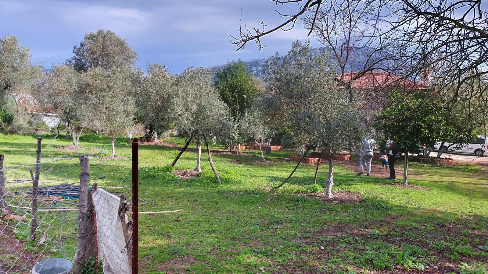 SATILIK 1.847 M2 ARSA VE İÇİNDE BİNA